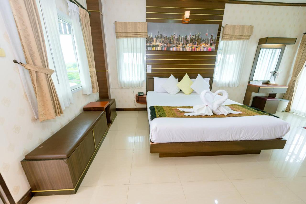 Bander Hotel Phu Khieo Exterior foto